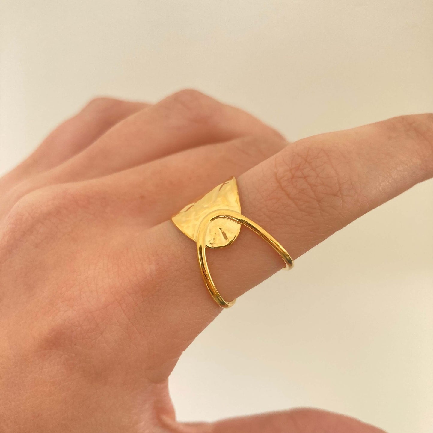 Hammered & Hollow Ring