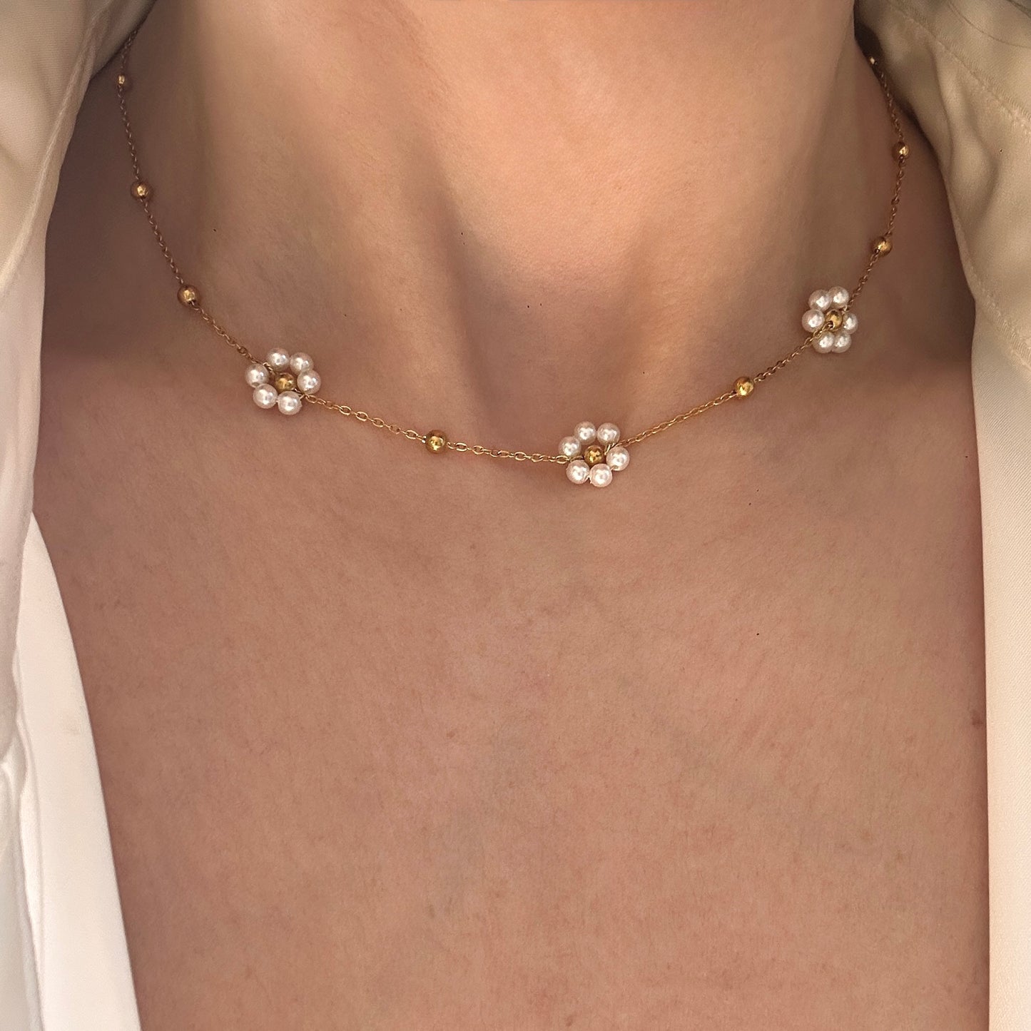 Dainty Flowers Necklace