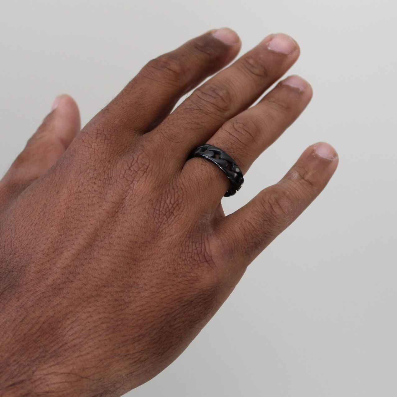 Pressed Chain Ring Black- Men