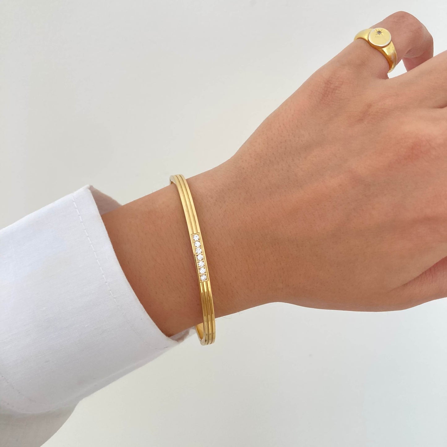 7 Zircons Bangle