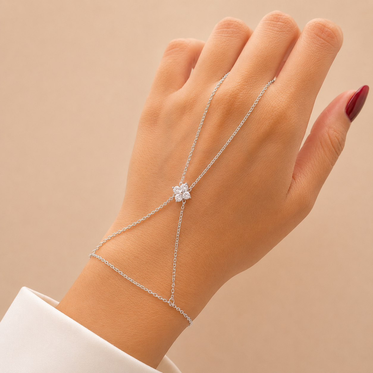 Bloom Hand Chain Silver