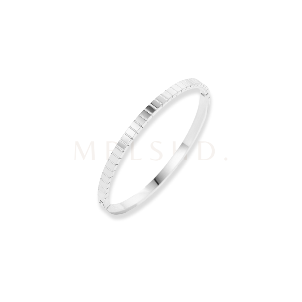 Ribbed Bangle -Silver-