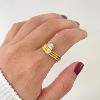 Wide Oval Zircon Ring