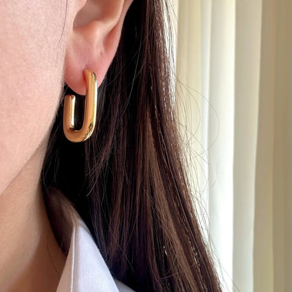 Rectangle U Earrings Gold