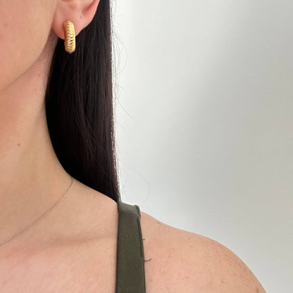 Dainty Snail Shell Earrings