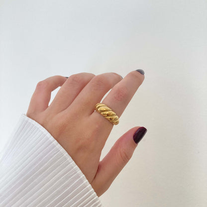 Croissant Ring