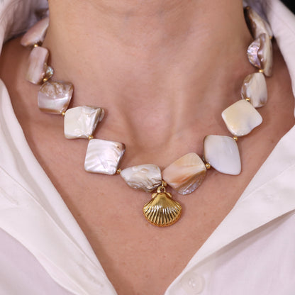 Water Pearls Shell Necklace