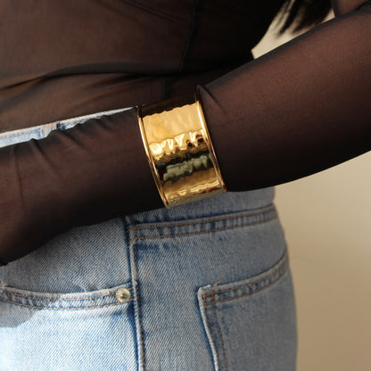 Sleek Gold Cuff Bangle