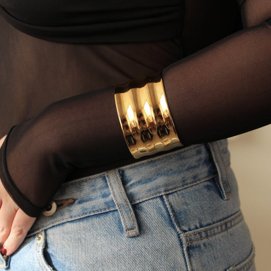 Ridge Curve Cuff Bangle
