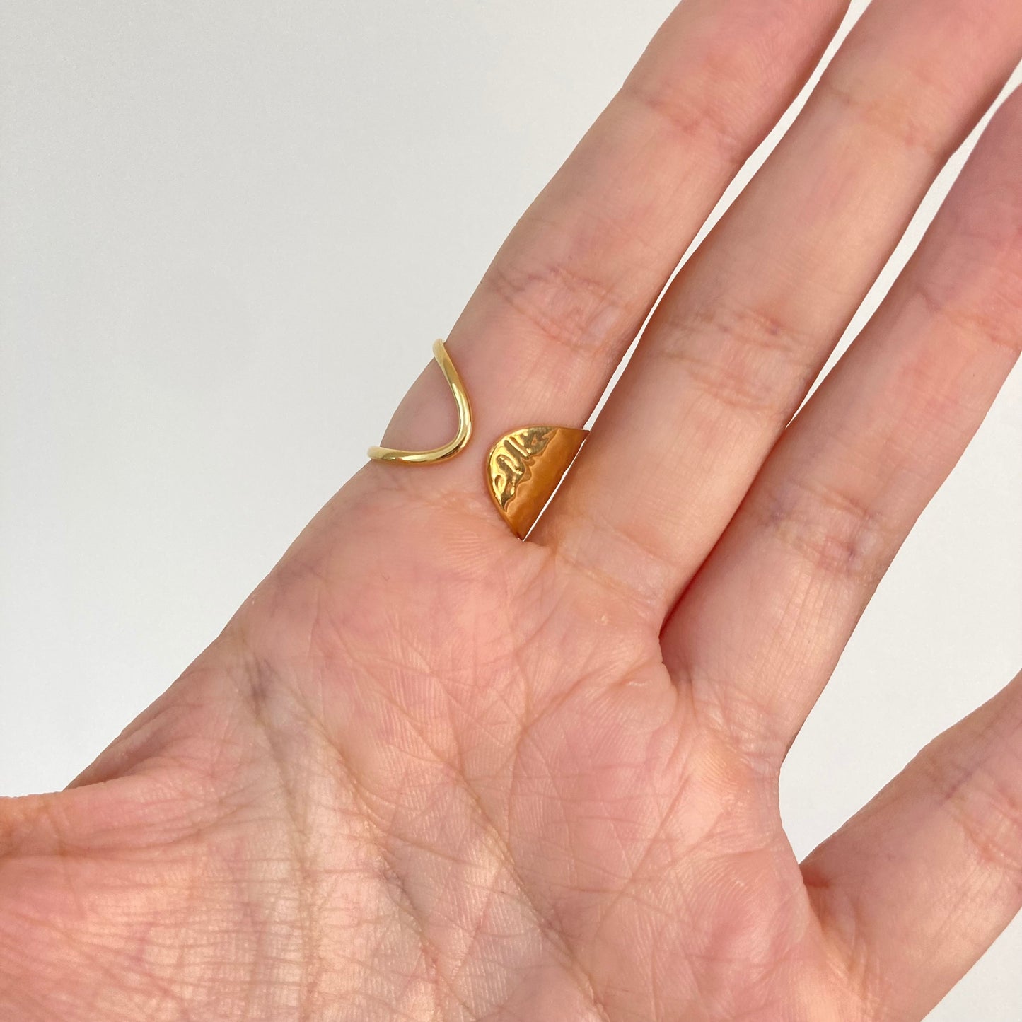 Hammered & Hollow Ring