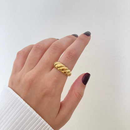 Croissant Ring