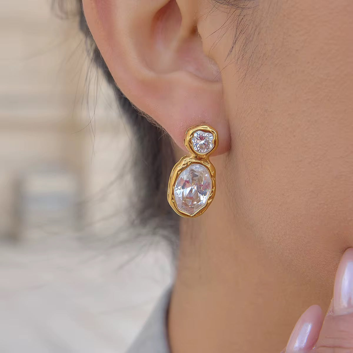 Royale Oval Earrings
