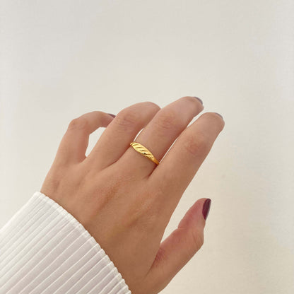 Tiny Croissant Ring