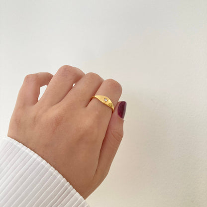 Dainty Star Ring