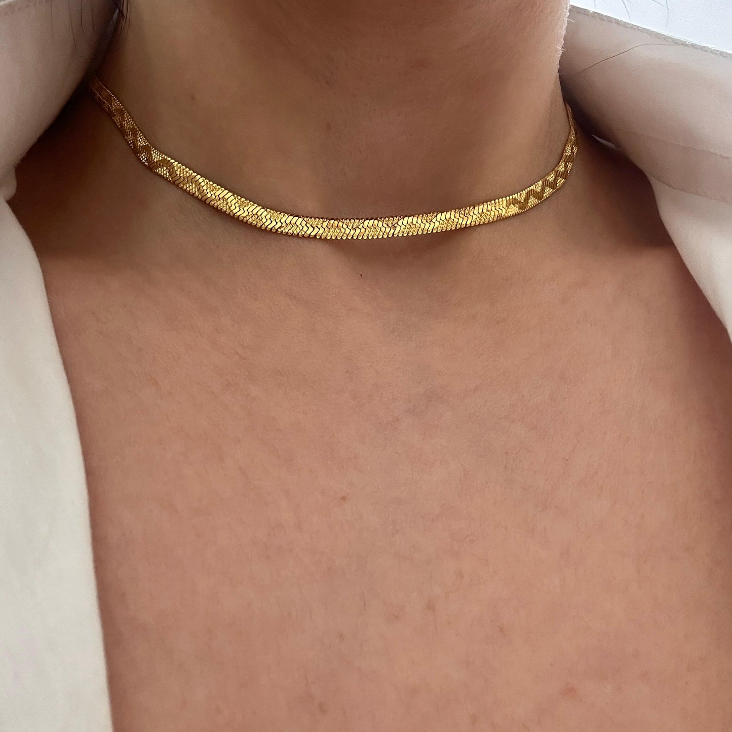 Waved Herringbone Choker Necklace