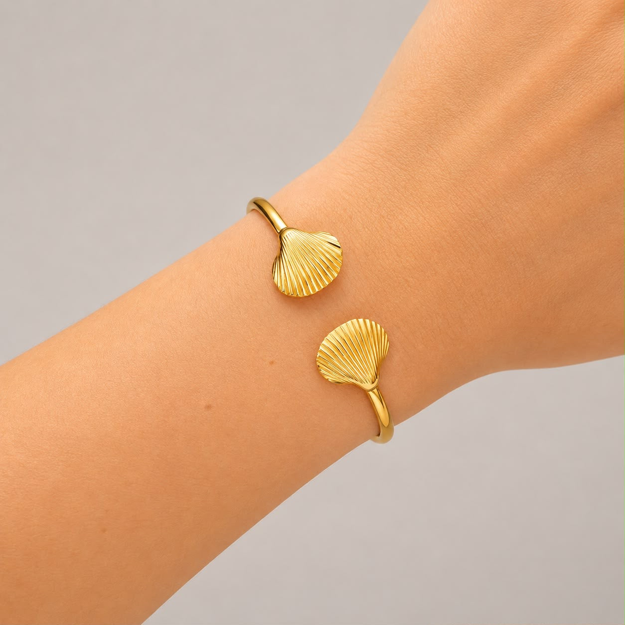 Dainty Shell Open Bangle