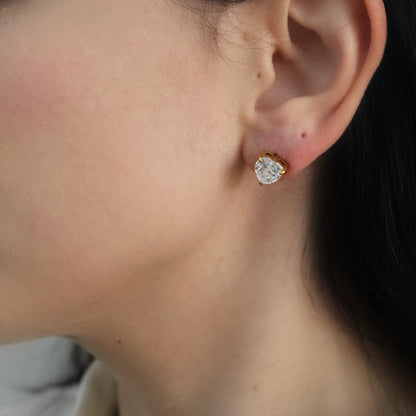 Heart Glow Stud Earrings