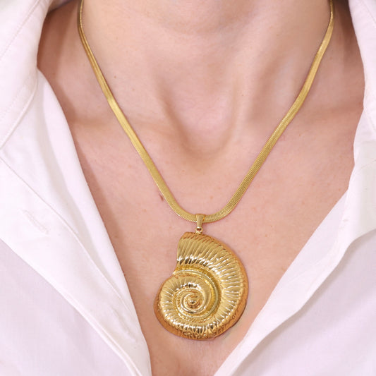 Statement Scallop Shell Necklace