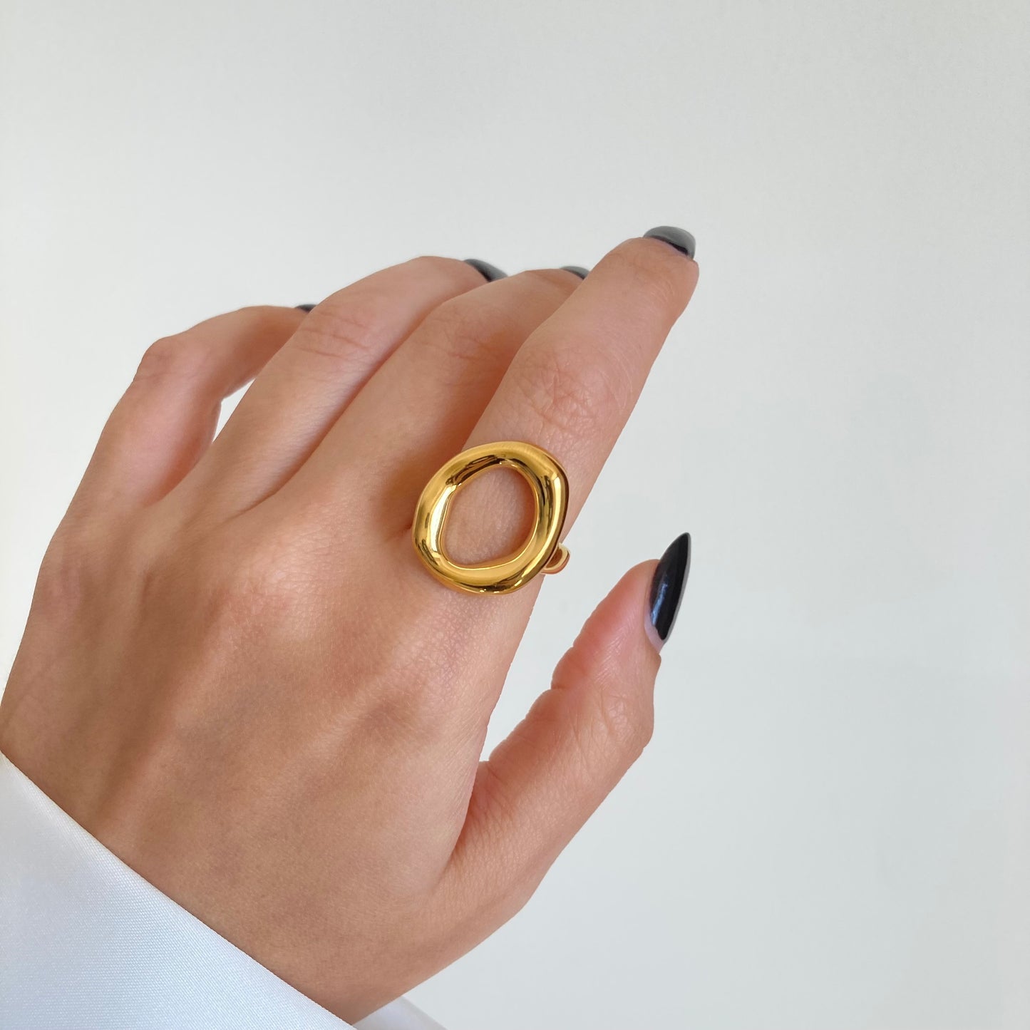 The Golden Orbit Ring