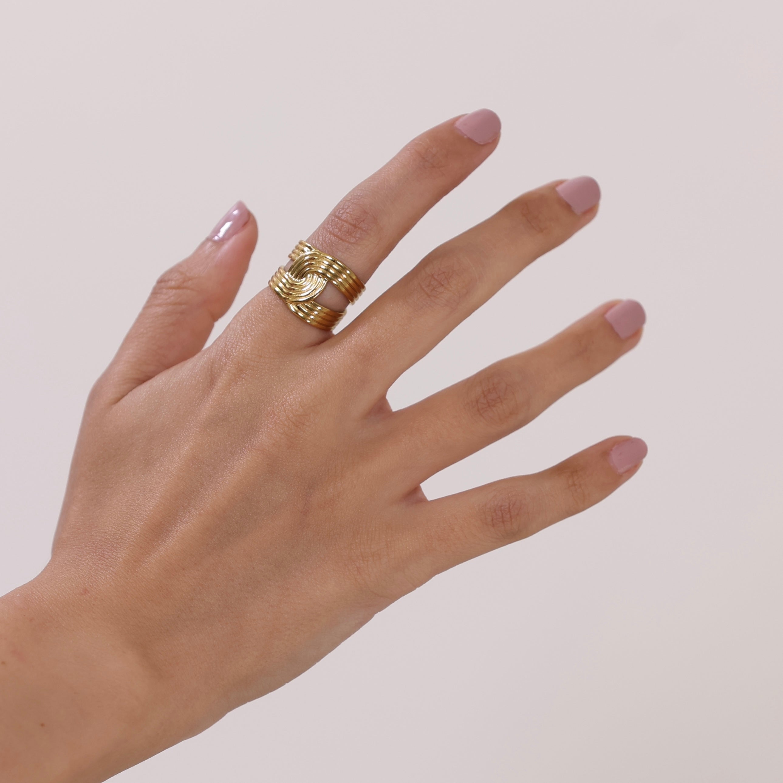 Ribbed CC Ring – Embellished.co