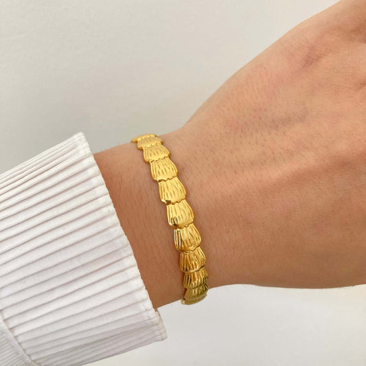 Shell Open Bangle