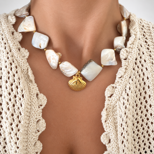 Water Pearls Shell Necklace