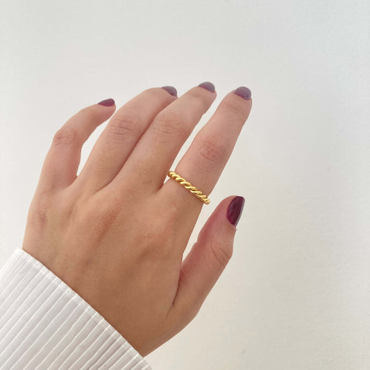 Twisted Ring