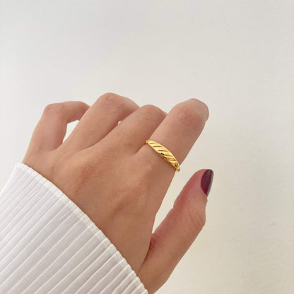 Tiny Croissant Ring