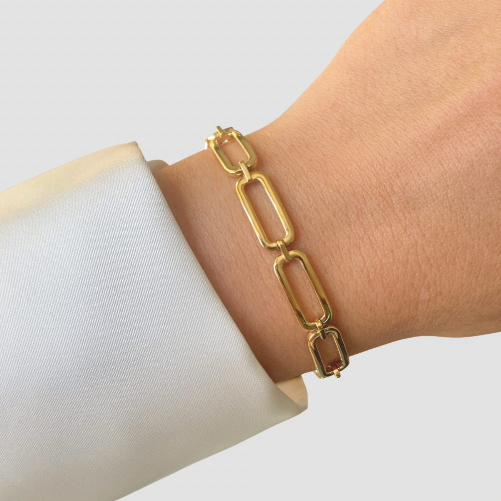 Wide Paperclip Bracelet Gold