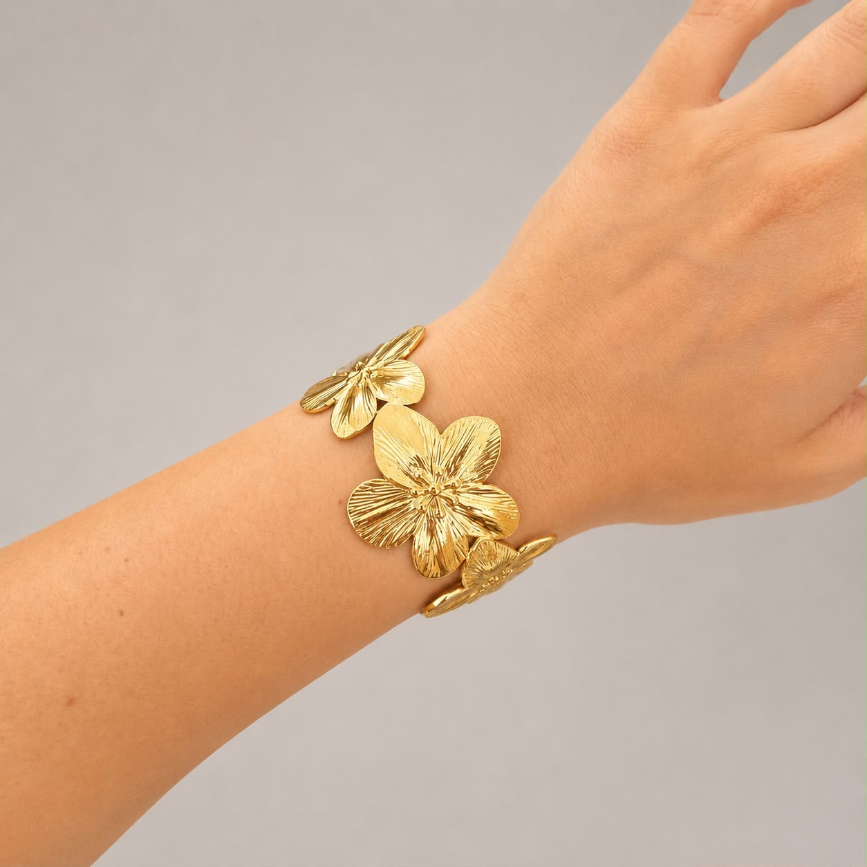 Statement Flower Open Bangle