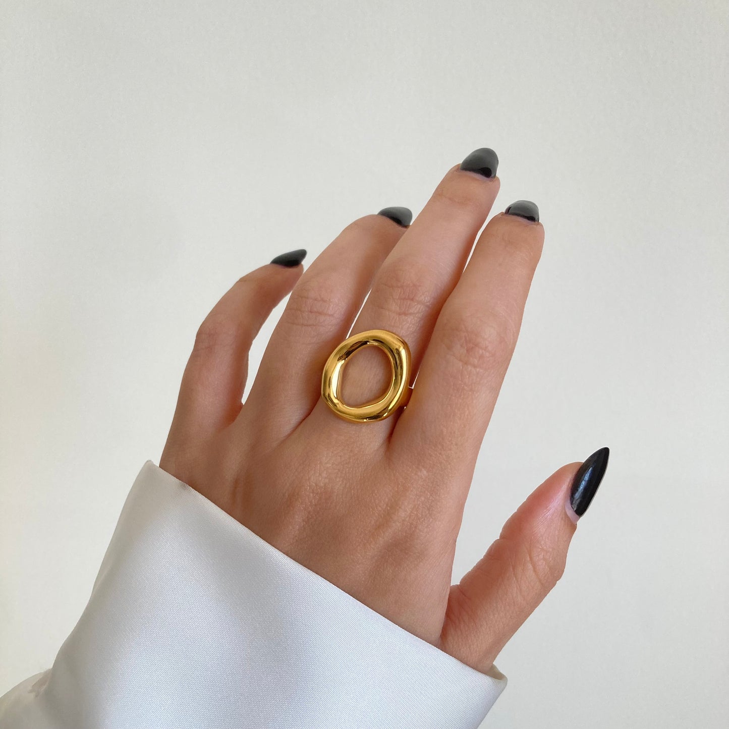 The Golden Orbit Ring