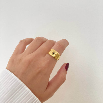 Black Star Ring
