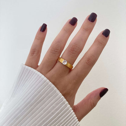 Ribbed Zircon Ring