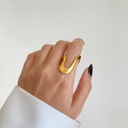 The Golden Ripple Ring