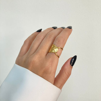 Hammered & Hollow Ring