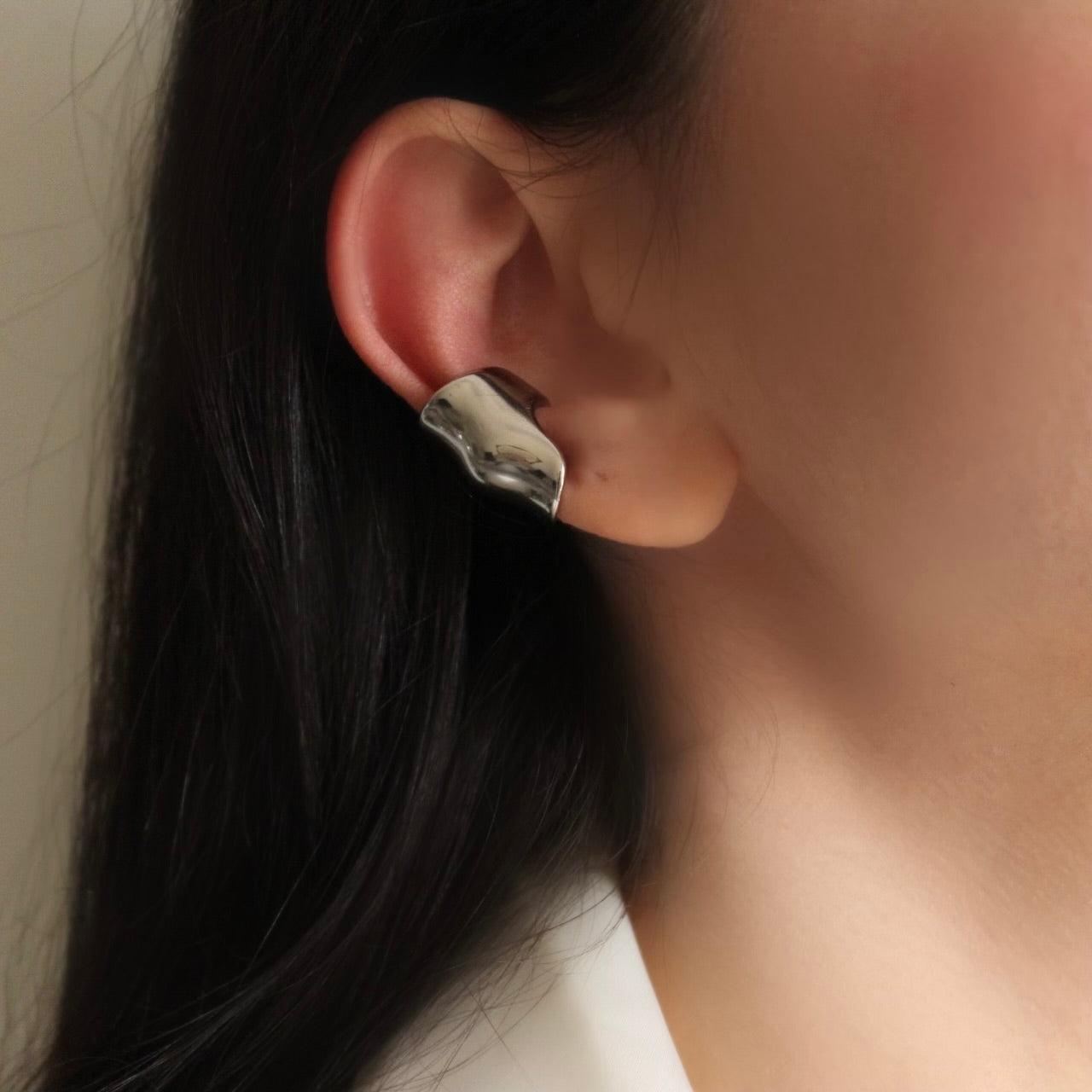 Sculpted Silver Earcuff