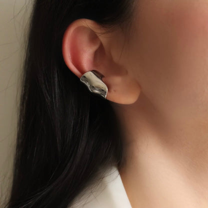 Sculpted Silver Earcuff