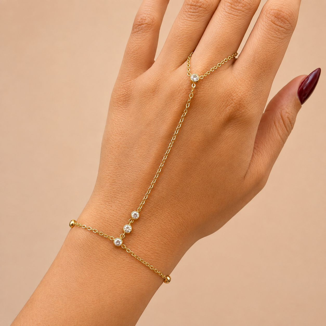 Solitaire Grace Hand Chain