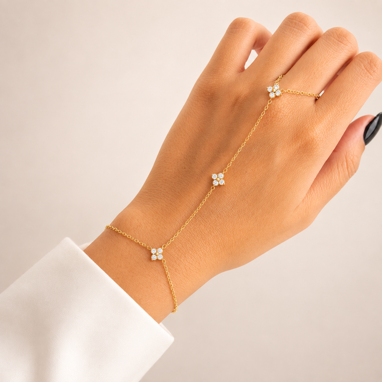 Triple Clover Hand Chain