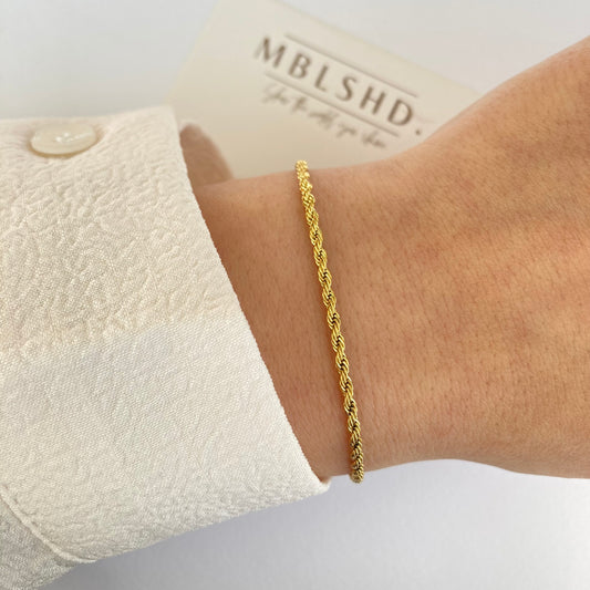 Thin Twist Chain Bracelet
